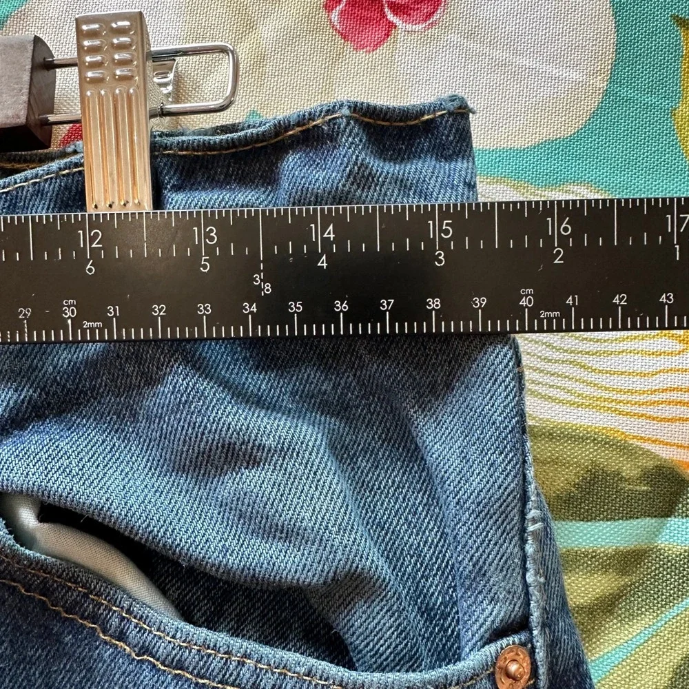 VTG Levi's 550 Relaxed Fit Jeans Mens 32x34 Blue Medium Wash Denim Made in USA